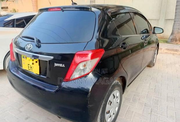 Toyota Vitz 2010 Black