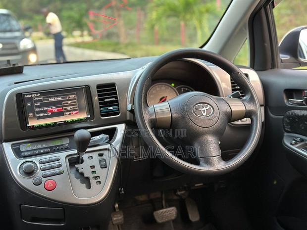 Toyota Wish 2006 White