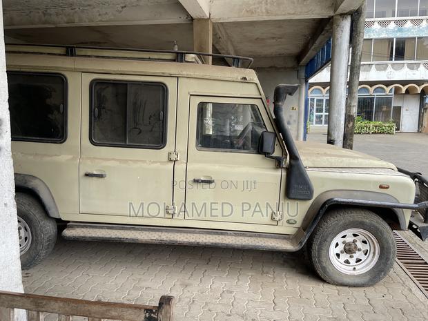 Land Rover Defender 110 2.5 TD5 2007 Beige