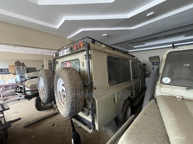 Land Rover Defender 110 2.5 TD5 2007 Beige