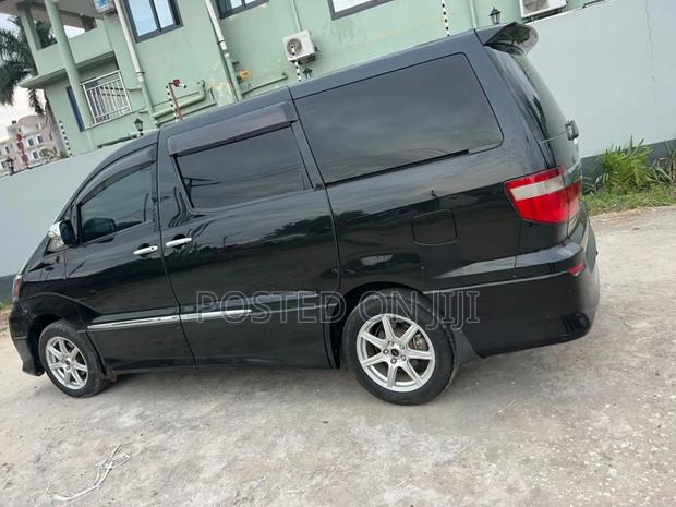 Toyota Alphard 2004 Black