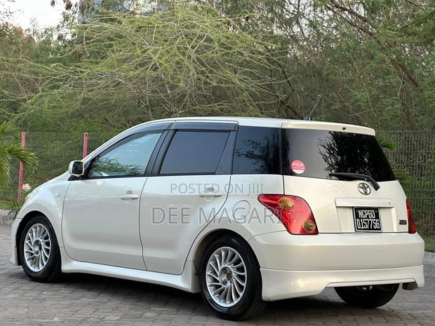 Toyota IST 2005 White