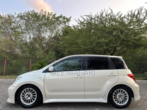Toyota IST 2005 White