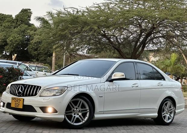 Mercedes-Benz C-Class C 200 Kompressor (S204) 2008 White