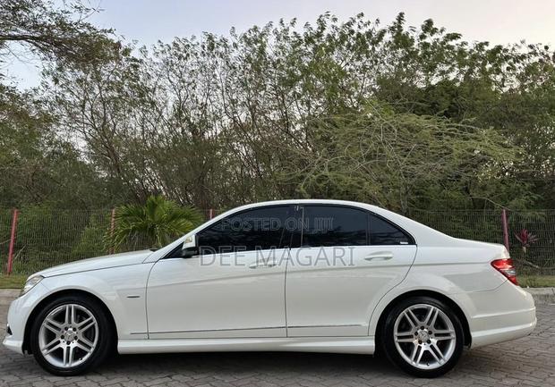 Mercedes-Benz C-Class C 200 Kompressor (S204) 2008 White