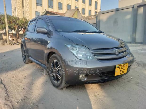 Toyota IST 2004 Gray