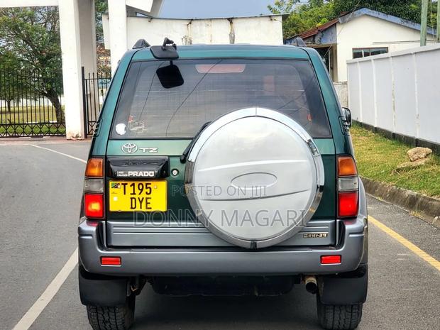 Toyota Land Cruiser Prado 1997 Green