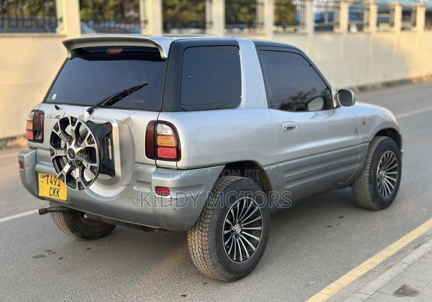 Toyota RAV4 1999 Silver