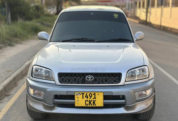 Toyota RAV4 1999 Silver