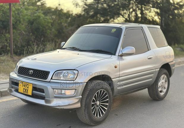 Toyota RAV4 1999 Silver