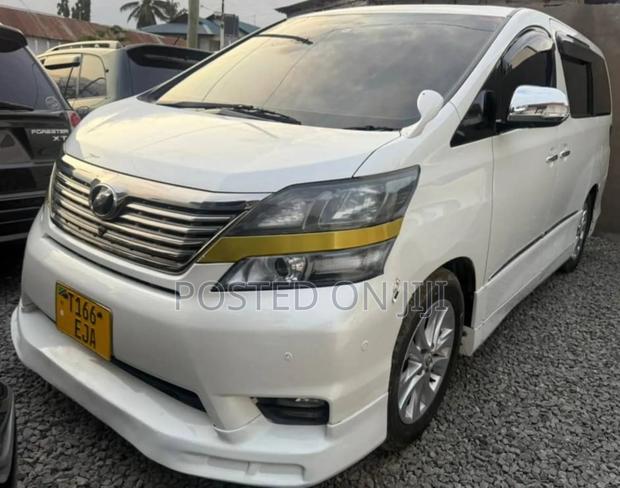 Toyota Vellfire 2008 White