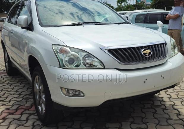 Toyota Harrier 2006 White
