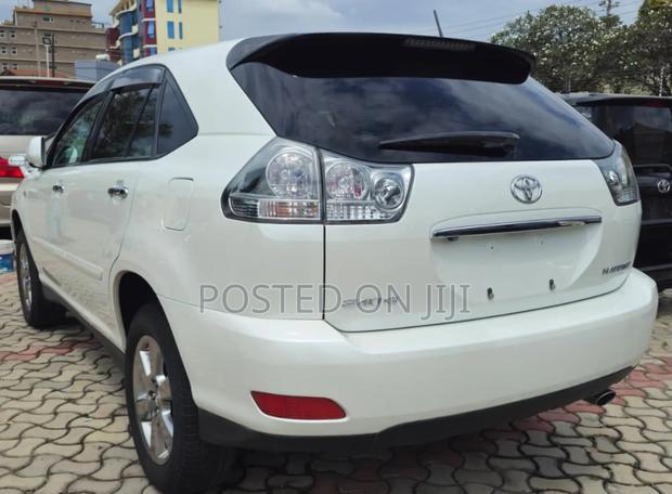 Toyota Harrier 2006 White