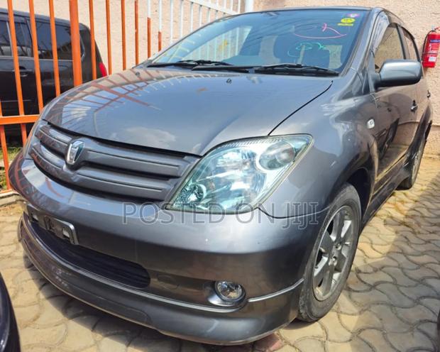 Toyota IST 2004 Gray