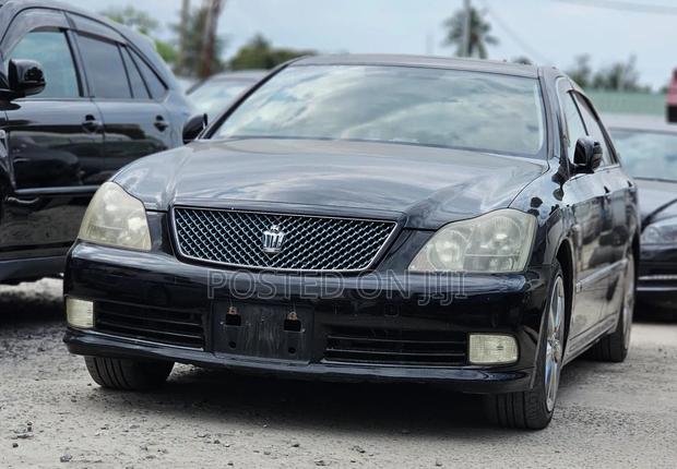 Toyota Crown 2006 Black