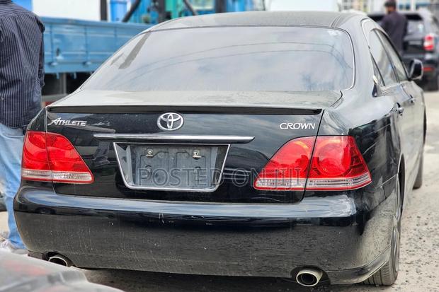 Toyota Crown 2006 Black