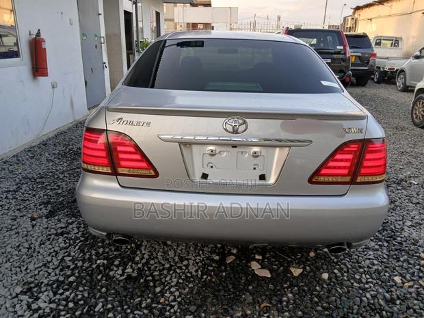Toyota Crown 2006 Silver