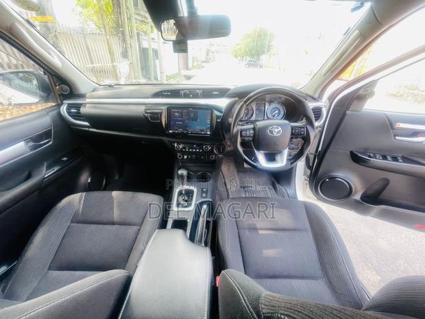 Toyota Hilux 2.4 Diesel 2020 White