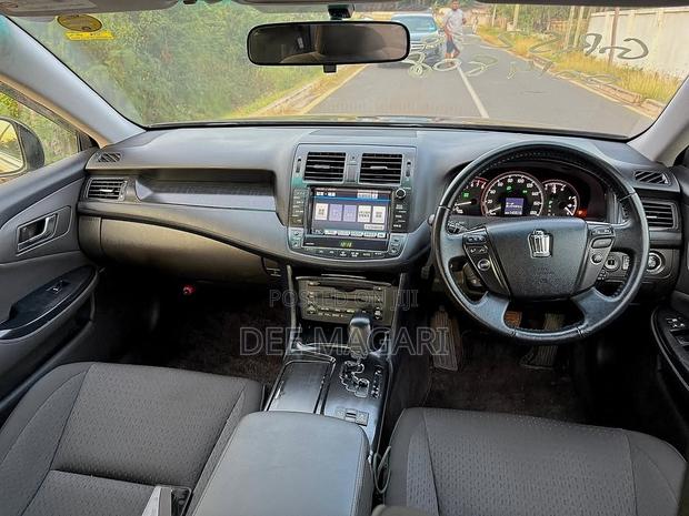 Toyota Crown 2009 Maroon