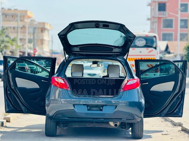 Mazda Verisa 2009 Gray