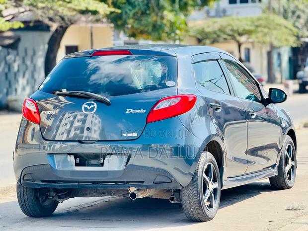 Mazda Verisa 2009 Gray