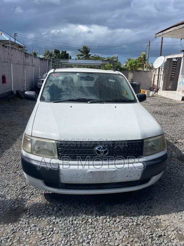 Toyota Probox 2004 White