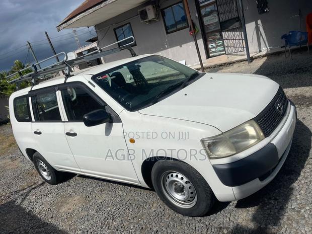 Toyota Probox 2004 White
