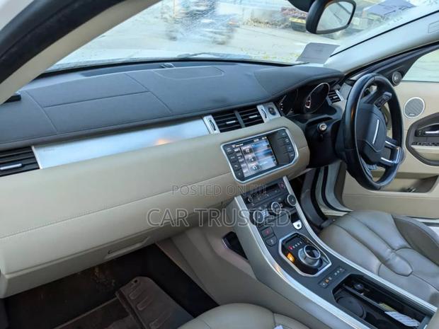 Land Rover Range Rover Evoque Coupe Pure 2012 White