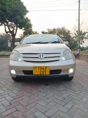 Toyota IST 2003 Gold for sale