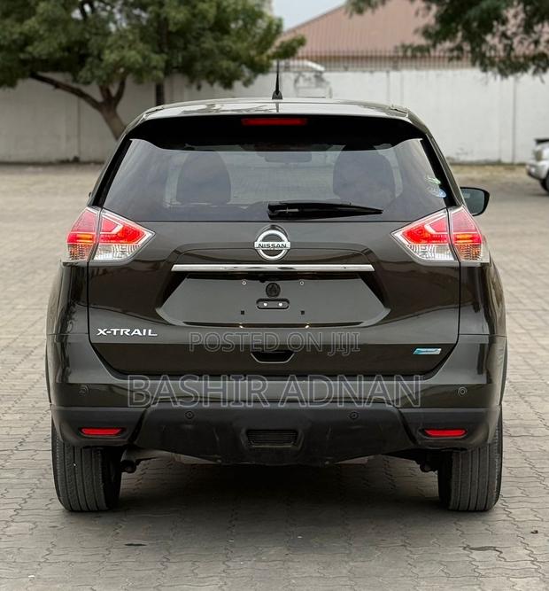 Nissan X-Trail 2.0 Petrol FWD 2014 Green