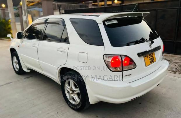 Toyota Harrier 2004 White