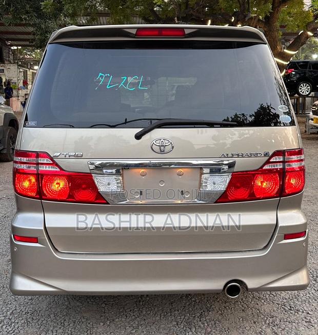 Toyota Alphard 2.4 Petrol FWD 2007 Gold