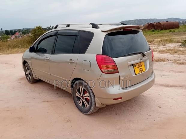 Toyota Corolla Spacio 2005 Gold