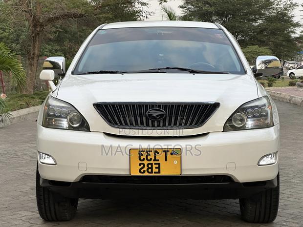 Toyota Harrier 2005 White