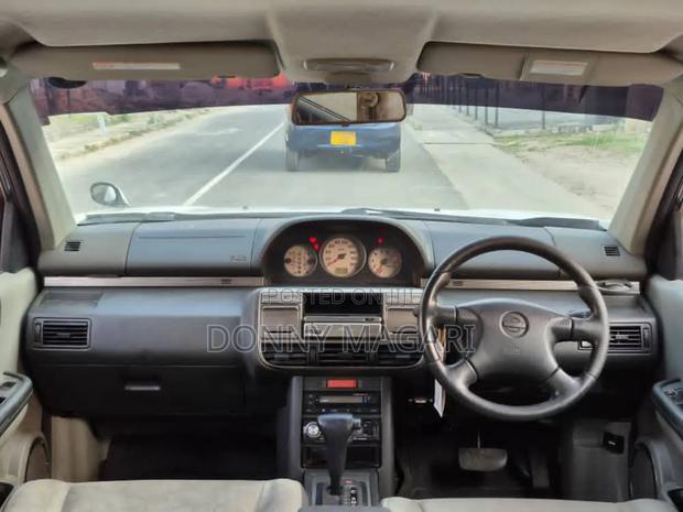 Nissan X-Trail 2004 White