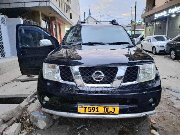 Nissan Navara 2007 Black