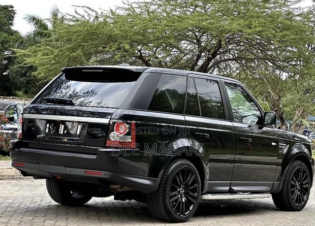 Land Rover Range Rover Sport HSE 4x4 (5.0L 8cyl 6A) 2011 Black