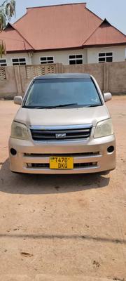 Toyota Noah 2.0 AWD (8 Seater) 2005 Gold for sale