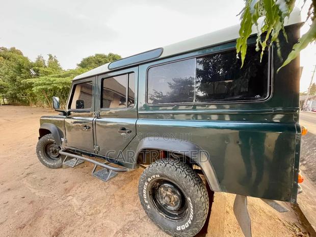 Land Rover Defender 1999 Green