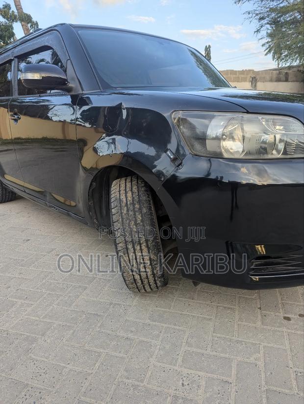 Toyota Corolla Rumion Hatchback 1.5 FWD 2010 Black