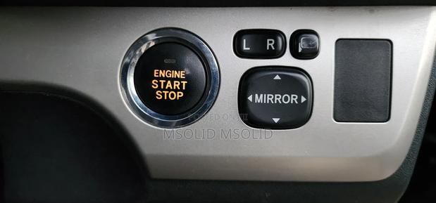Toyota Corolla Rumion 2011 Black