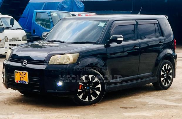 Toyota Corolla Rumion 2011 Black