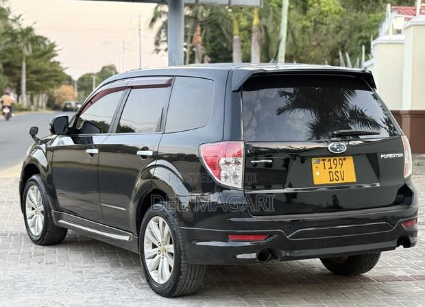 Subaru Forester 2011 Black