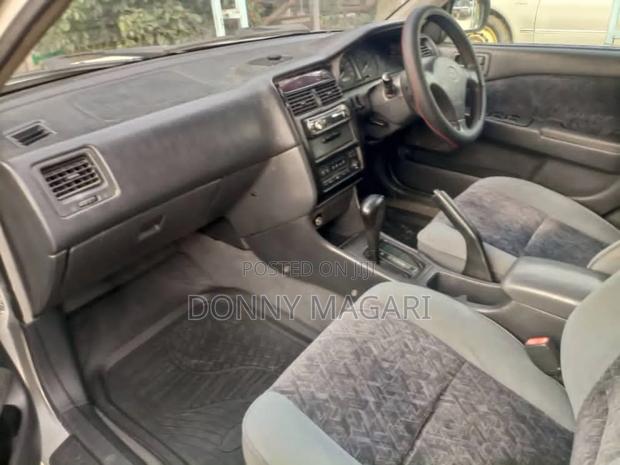 Toyota Carina 1.5 FWD Sedan 2000 Silver