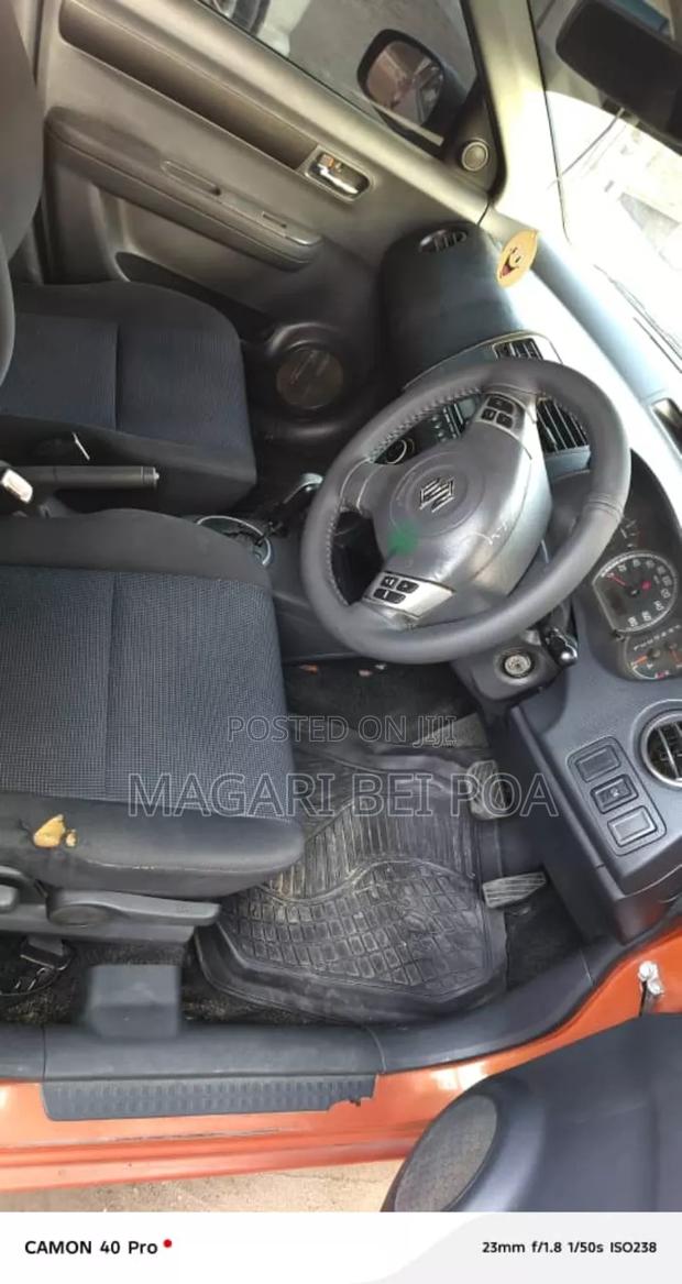 Suzuki Swift 2004 Red
