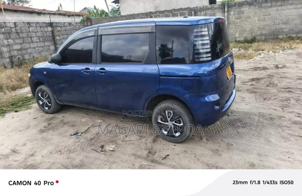 Toyota Sienta 2005 Blue