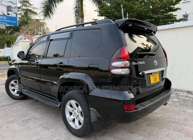 Toyota Land Cruiser Prado 2006 Black