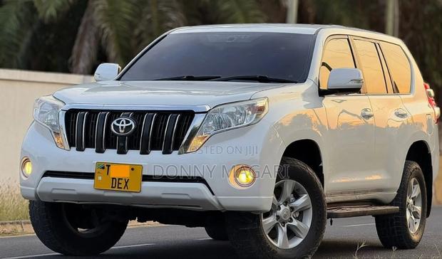 Toyota Land Cruiser Prado 2011 White