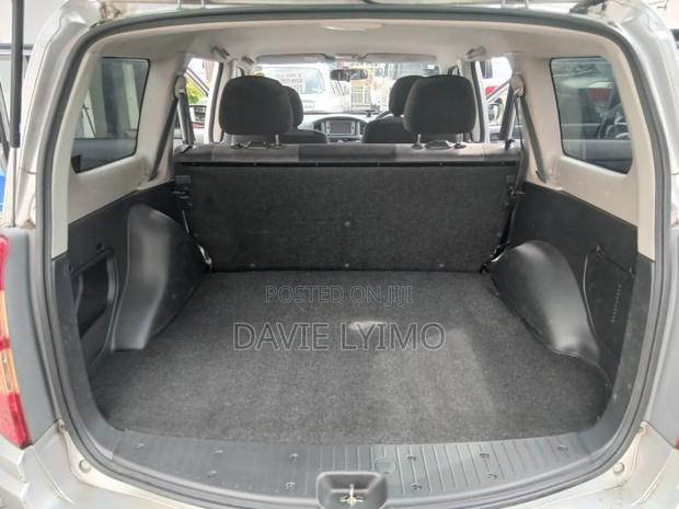 Toyota Succeed 2004 Silver