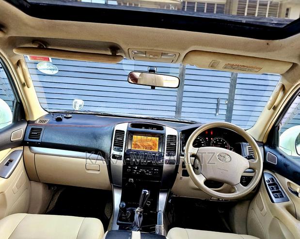 Toyota Land Cruiser Prado 2005 White